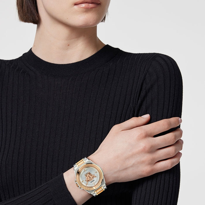 VERSACE VRSCVE8D00424 Kadın KOL SAATİ